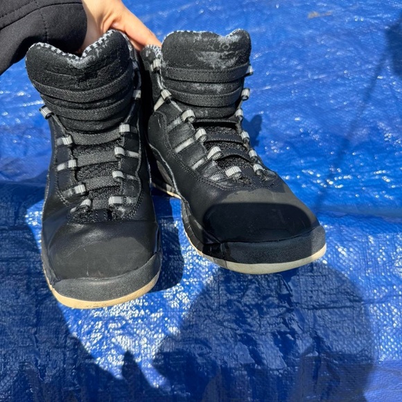 Jordan Black and Gray Women's Sneakers - Picture 2 of 5